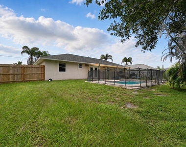 1755 Sw Castinet Lane - Photo Thumbnail 27