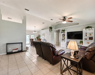 1755 Sw Castinet Lane - Photo Thumbnail 6