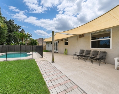 1755 Sw Castinet Lane - Photo Thumbnail 24