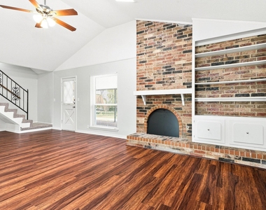 408 Cavender Court - Photo Thumbnail 7