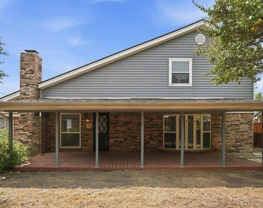 408 Cavender Court - Photo Thumbnail 9
