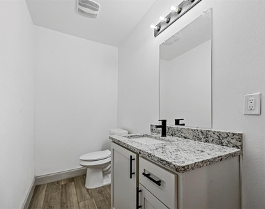 158 Lakeshore Drive - Photo Thumbnail 13