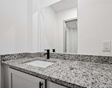 158 Lakeshore Drive - Photo Thumbnail 20