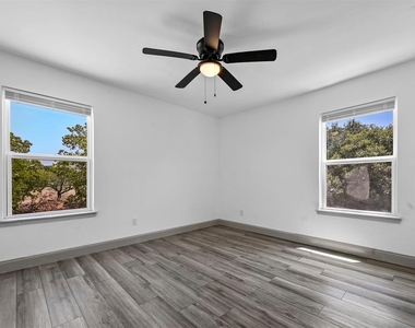 158 Lakeshore Drive - Photo Thumbnail 19