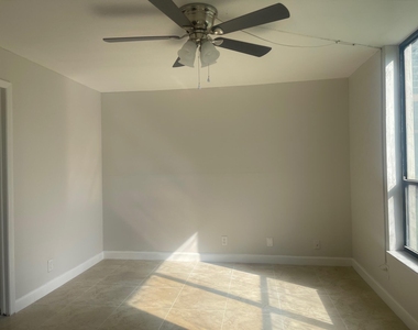 6301 N University Drive - Photo Thumbnail 4