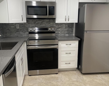 6301 N University Drive - Photo Thumbnail 3