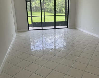 6301 N University Drive - Photo Thumbnail 9