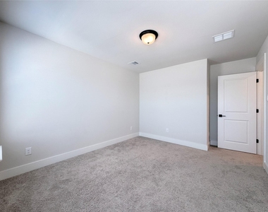 1707 Zachary Avenue - Photo Thumbnail 23