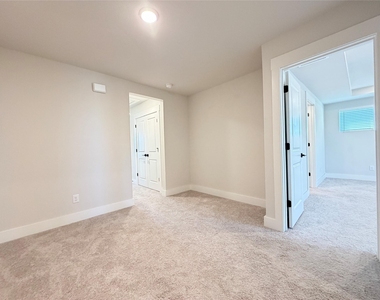 1707 Zachary Avenue - Photo Thumbnail 11