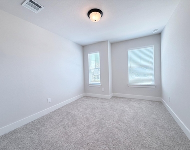 1707 Zachary Avenue - Photo Thumbnail 19