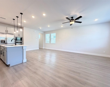 1707 Zachary Avenue - Photo Thumbnail 8