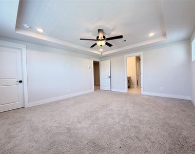 1707 Zachary Avenue - Photo Thumbnail 16