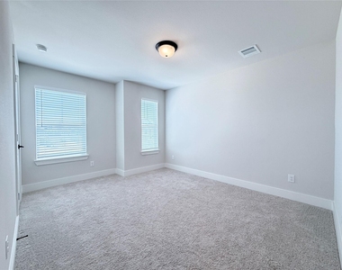 1707 Zachary Avenue - Photo Thumbnail 22
