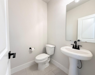1707 Zachary Avenue - Photo Thumbnail 4