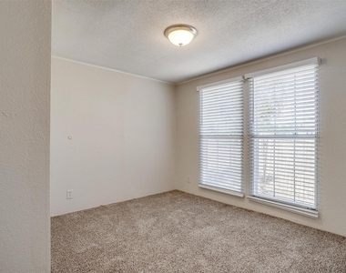 3116 Hilltop Road - Photo Thumbnail 14