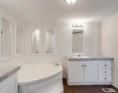 3116 Hilltop Road - Photo Thumbnail 11