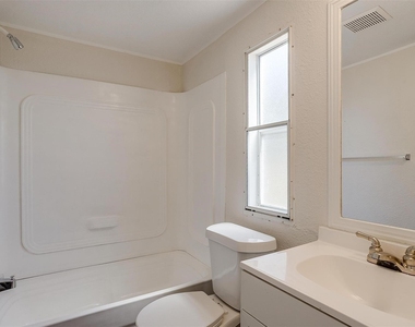 3116 Hilltop Road - Photo Thumbnail 15