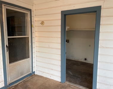 3231 Ivy Lane - Photo Thumbnail 8
