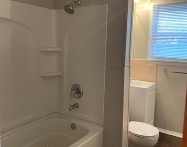 3231 Ivy Lane - Photo Thumbnail 7