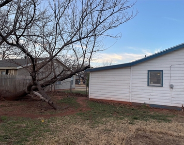 3231 Ivy Lane - Photo Thumbnail 10