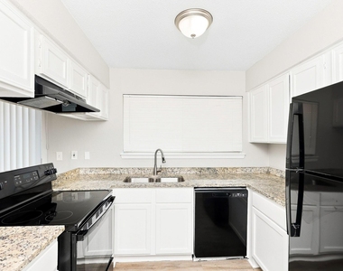 2718 Oakmont Drive - Photo Thumbnail 2
