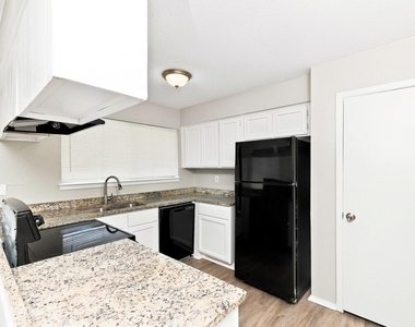 2718 Oakmont Drive - Photo Thumbnail 3