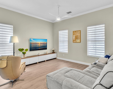 8289 Nw 38th Street - Photo Thumbnail 3