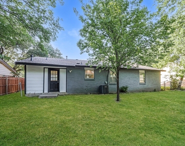 2814 Sequoia Lane - Photo Thumbnail 8