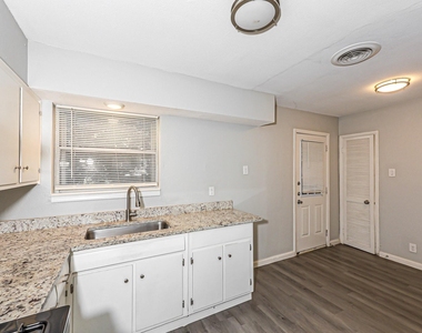 2814 Sequoia Lane - Photo Thumbnail 1