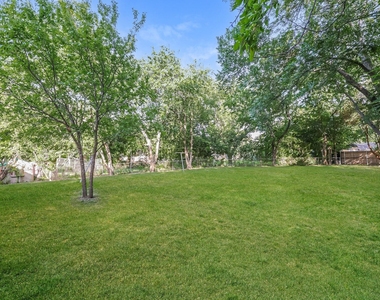 2814 Sequoia Lane - Photo Thumbnail 9
