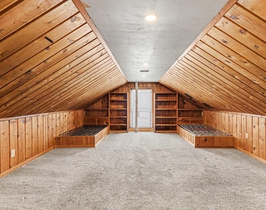 1108 E Robert Street - Photo Thumbnail 18
