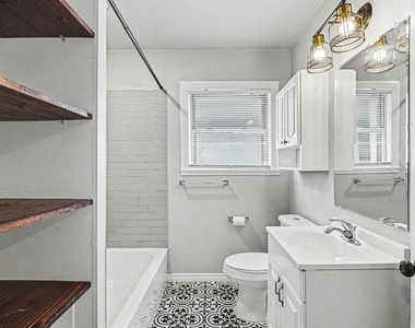 1108 E Robert Street - Photo Thumbnail 17