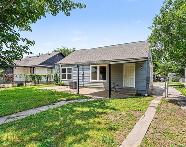 1108 E Robert Street - Photo Thumbnail 20