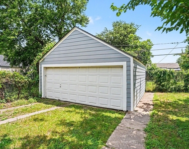 1108 E Robert Street - Photo Thumbnail 22
