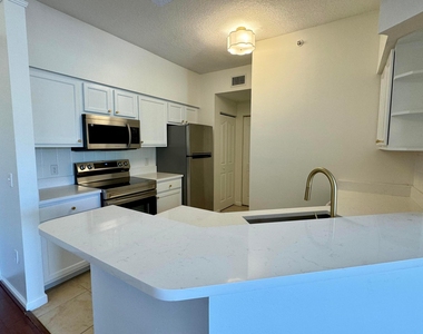 5306 Myrtlewood Circle E - Photo Thumbnail 5