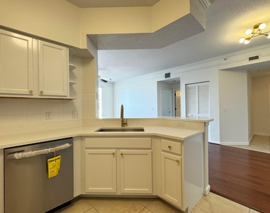 5306 Myrtlewood Circle E - Photo Thumbnail 14