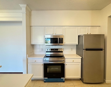 5306 Myrtlewood Circle E - Photo Thumbnail 2