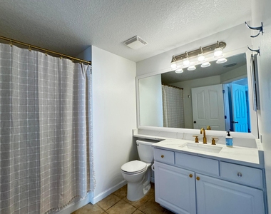 5306 Myrtlewood Circle E - Photo Thumbnail 11