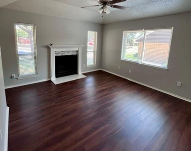 3013 Clover Lane - Photo Thumbnail 6