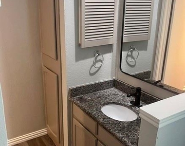 3013 Clover Lane - Photo Thumbnail 20