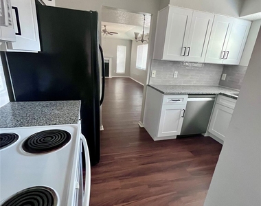 3013 Clover Lane - Photo Thumbnail 10