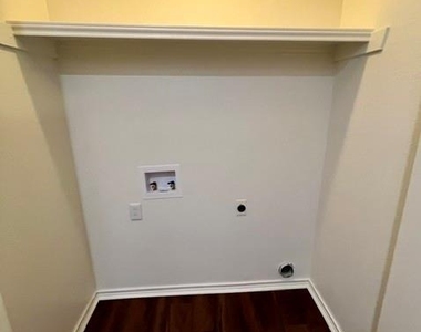 3013 Clover Lane - Photo Thumbnail 22