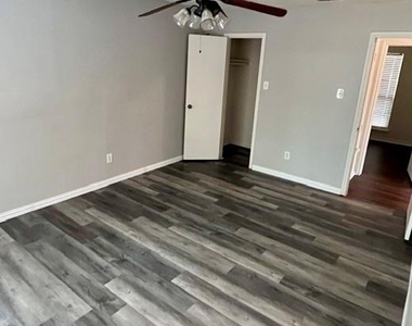 3013 Clover Lane - Photo Thumbnail 12