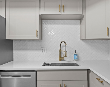 1520 Shaker Circle - Photo Thumbnail 6