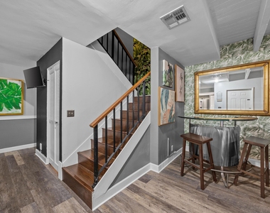 1520 Shaker Circle - Photo Thumbnail 2