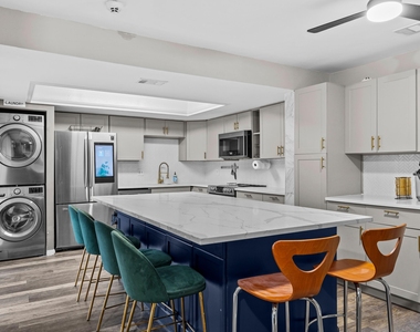 1520 Shaker Circle - Photo Thumbnail 9