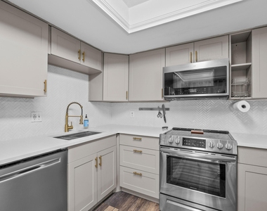 1520 Shaker Circle - Photo Thumbnail 7