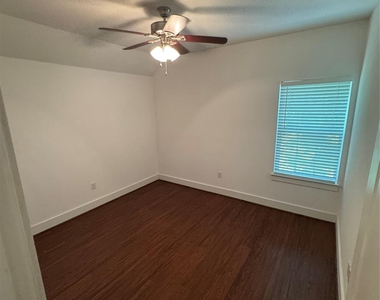 910 Fannin - Photo Thumbnail 10