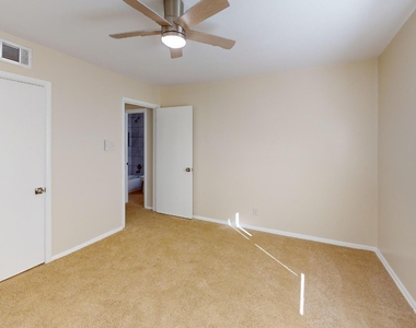 4014 Sun Valley Drive - Photo Thumbnail 7