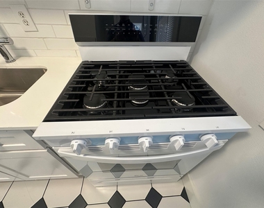 4617 Gaston Avenue - Photo Thumbnail 21